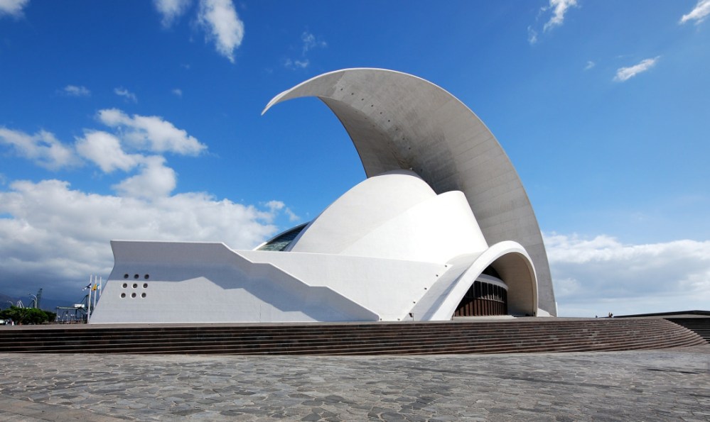Auditorio_de_Tenerife_Seitlich.jpg