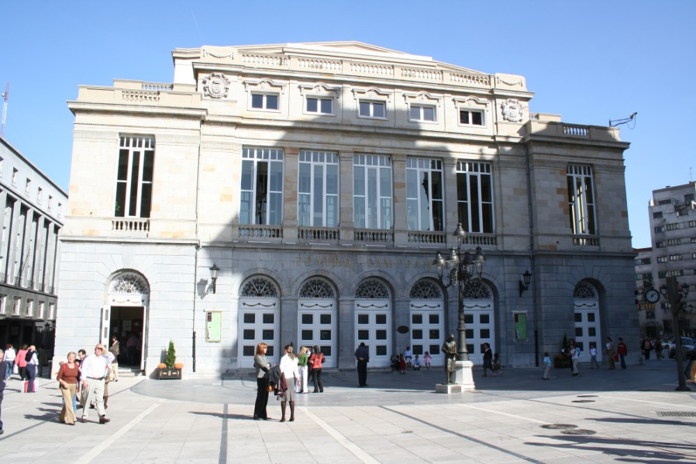 Fachada_principal_del_Teatro_Campoamor